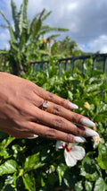 Bague Dorée Ornée de Strass – Style Élégant