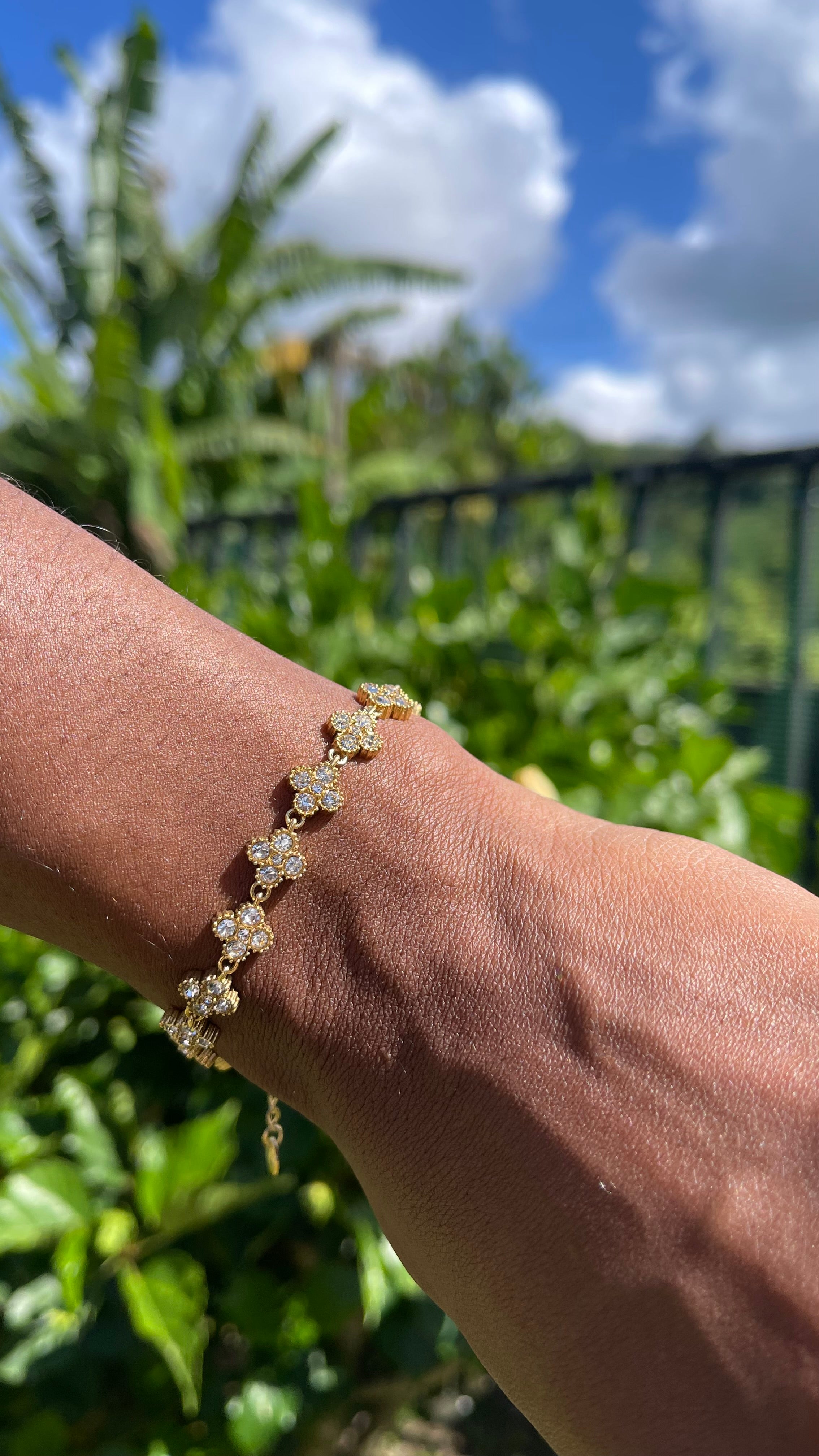 Bracelet trèfles pavés de zircons